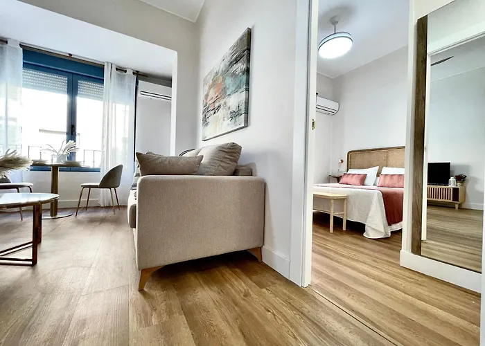 House In Garden 2 דירה